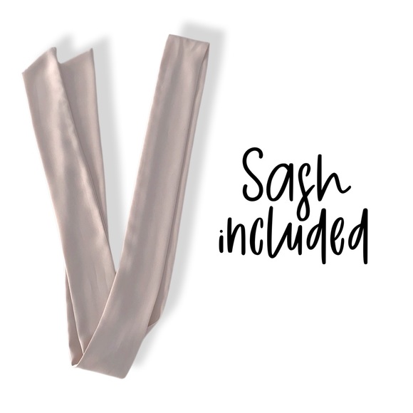 SHOW ME YOUR MUMU Jenn Maxi Dress in Show Me The Ring Crisp (Beige) W/ Sash - Picture 4 of 8